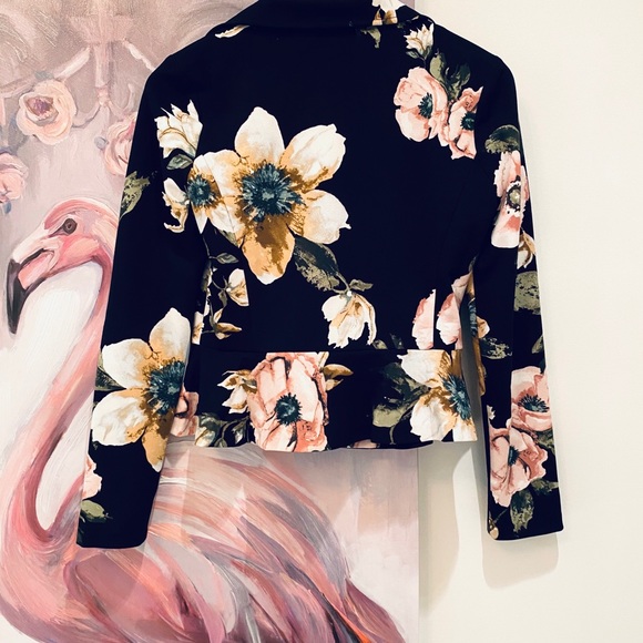 Gorgeous Floral Dress Jacket - Picture 2 of 7